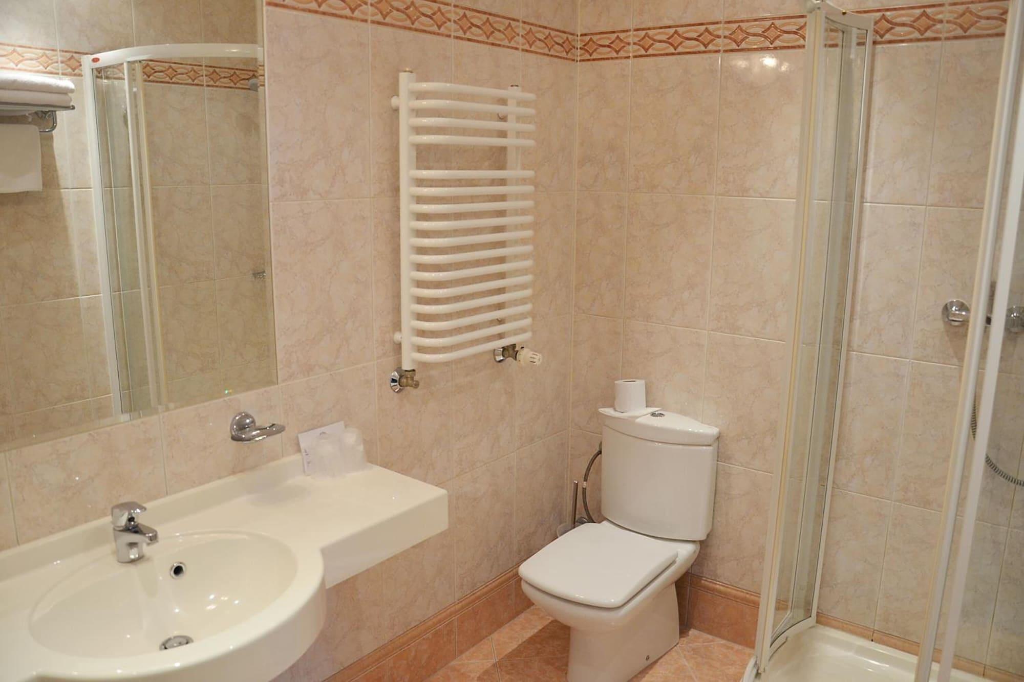 Hotel Hetman วอร์ซอ ภายนอก รูปภาพ